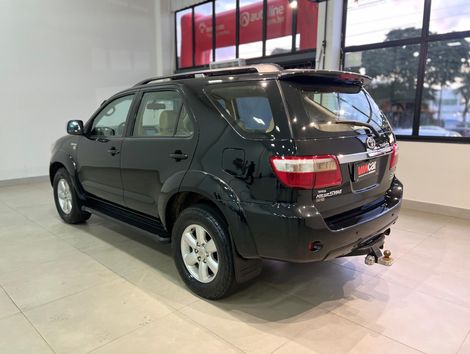 Toyota Hilux SW4 SRV D4-D 4x4 3.0 TDI Dies. Aut