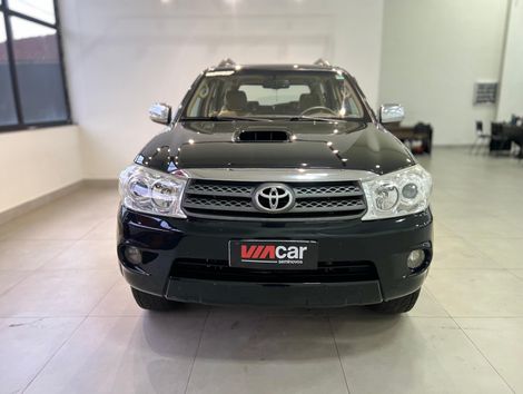 Toyota Hilux SW4 SRV D4-D 4x4 3.0 TDI Dies. Aut
