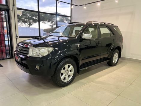 Toyota Hilux SW4 SRV D4-D 4x4 3.0 TDI Dies. Aut