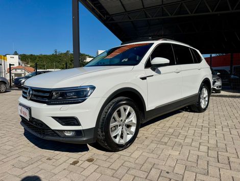 VolksWagen TIGUAN Allspac Comf 250 TSI 1.4 Flex