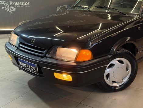 Chevrolet Monza Classic SE 2.0 /MPFI e EFI 2p e 4p