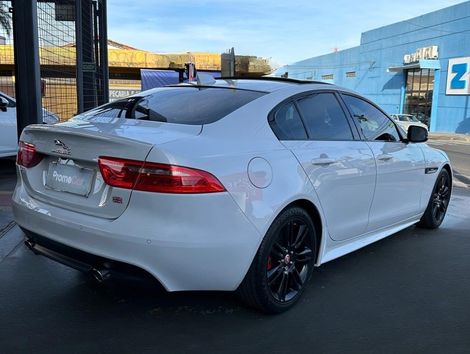 Jaguar XE 2.0 Turbocharged R-Sport Aut.