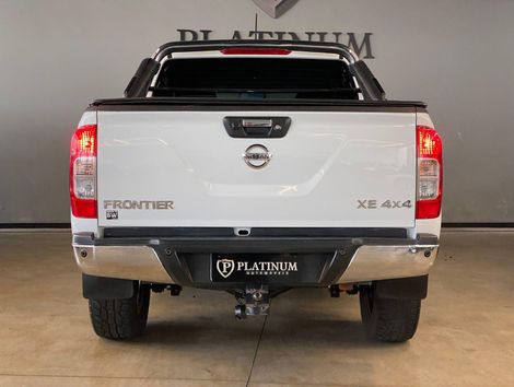 Nissan XE CD 4x4 2.3 Bi-TB Diesel Aut. 