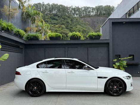 Jaguar XE 2.0 Turbocharged R-Sport Aut.
