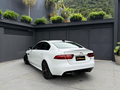 Jaguar XE 2.0 Turbocharged R-Sport Aut.