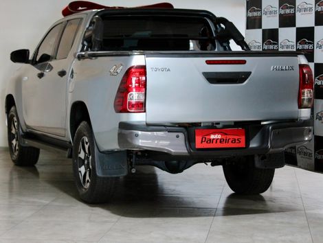 Toyota Hilux CD 4x4 2.8 Diesel Mec.