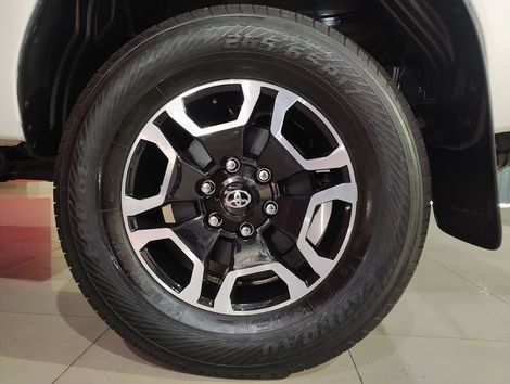 Toyota Hilux CD 4x4 2.8 Diesel Mec.