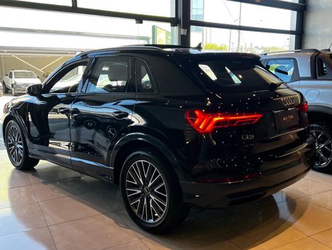 Audi Q3 Black Ed. 1.4 TFSI Flex/Black S-tron.