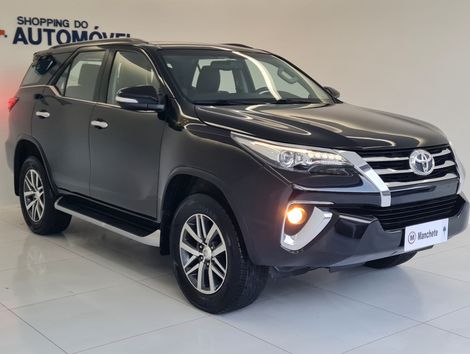 Toyota Hilux SW4 SRX 4x4 2.8 TDI 16V Dies. Aut.
