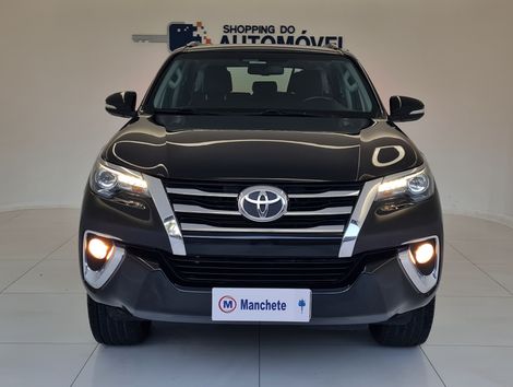 Toyota Hilux SW4 SRX 4x4 2.8 TDI 16V Dies. Aut.
