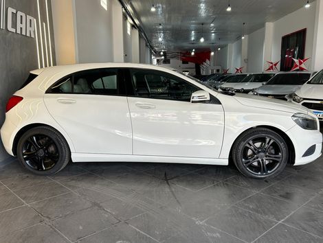Mercedes Classe A 200 1.6 TB 16V Urban 156cv Aut.