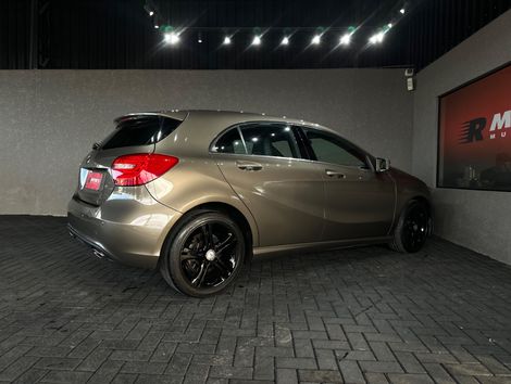 Mercedes Classe A 200 1.6 TB 16V Urban 156cv Aut.