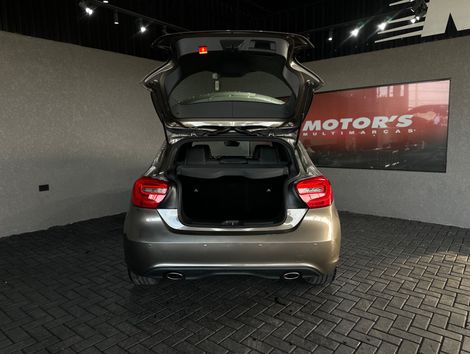 Mercedes Classe A 200 1.6 TB 16V Urban 156cv Aut.