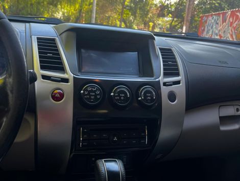 Mitsubishi Pajero HPE 3.2 4x4 T.I. Dies. 5p Aut.