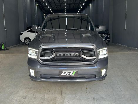 RAM CLASSIC LARAMIE NIGHT ED. 5.7 4X4 Aut.