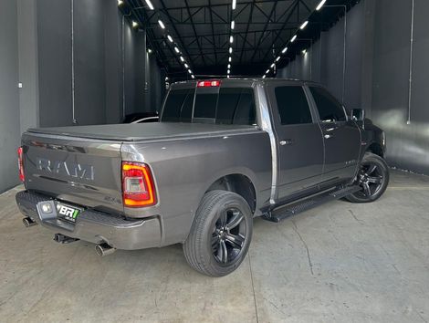 RAM CLASSIC LARAMIE NIGHT ED. 5.7 4X4 Aut.