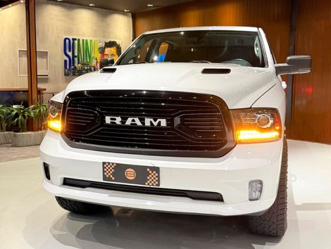 RAM CLASSIC LARAMIE 5.7 CD V8 4X4 Aut.