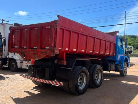 MERCEDES-BENZ L-1620 3-Eixos 2p (diesel)