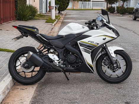 YAMAHA YZF R-3 321/ABS