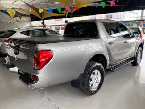 Mitsubishi L200 Triton GL 3.2 CD TB Int. Dies. Mec.