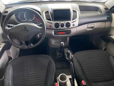 Mitsubishi L200 Triton GL 3.2 CD TB Int. Dies. Mec.