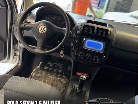 VolksWagen Polo Sedan 1.6 Mi Total Flex 8V 4p