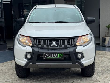 Mitsubishi L200 Tri. Outd. GLX 2.4 CD 4x4 Die. Mec.