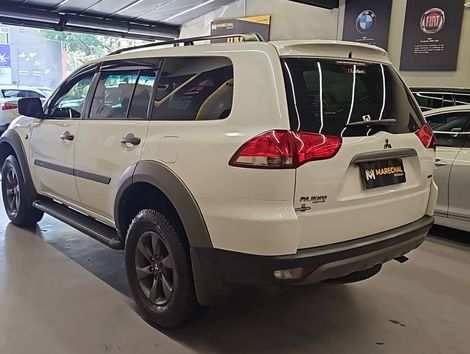 Mitsubishi Pajero OUTDOOR 3.2 4x4 T.I. Dies.5p Aut.