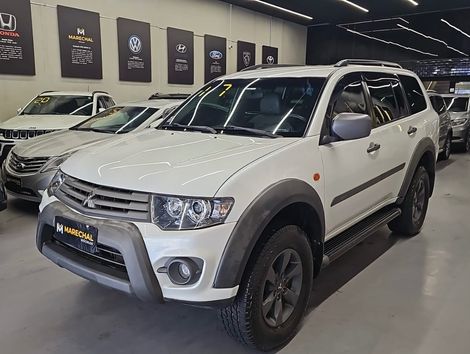 Mitsubishi Pajero OUTDOOR 3.2 4x4 T.I. Dies.5p Aut.