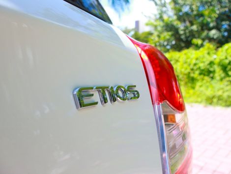 Toyota ETIOS X 1.3 Flex 16V 5p Aut.