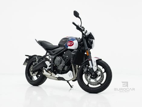 TRIUMPH TRIDENT 660 TRIPLE TRIBUTE
