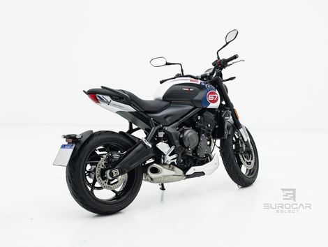 TRIUMPH TRIDENT 660 TRIPLE TRIBUTE