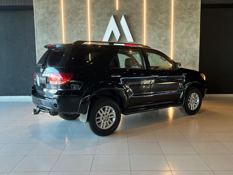 Toyota Hilux SW4 SRV D4-D 4x4 3.0 TDI Dies. Aut