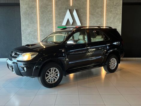 Toyota Hilux SW4 SRV D4-D 4x4 3.0 TDI Dies. Aut