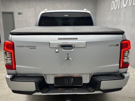 Mitsubishi L200 Triton Sport HPE-S 2.4 CD Dies. Aut