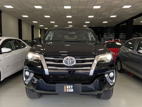 Toyota Hilux SW4 SRX 4x4 2.8 TDI 16V Dies. Aut.