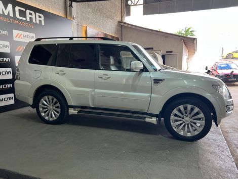 Mitsubishi Pajero HPE Full 3.2 4x4 T.I.Dies. 5p Aut