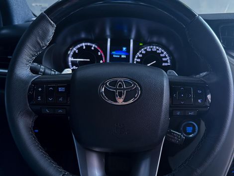 Toyota Hilux SW4 Diamond 2.8 TB 4x4 Die. Aut.