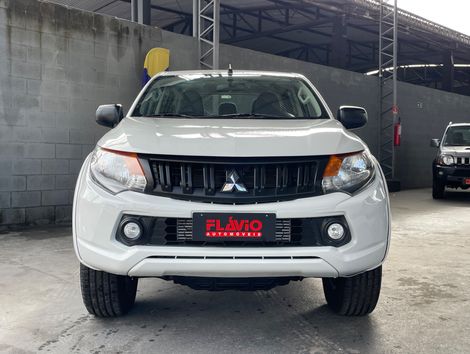 Mitsubishi L200 Tri. Outd. GLX 2.4 CD 4x4 Die. Mec.