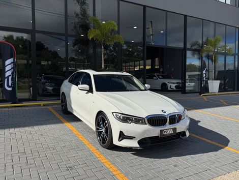 BMW 330i Sport 2.0 TB 16V 4p