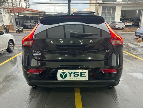Volvo V40 T-4 MOMENTUM 2.0 Aut.
