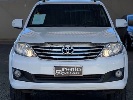 Toyota Hilux SW4 SR 4x2 2.7/2.7 Flex 16V Mec.