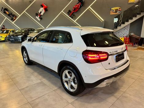 MERCEDES-BENZ 1.6 CGI FLEX ADVANCE 7G-DCT