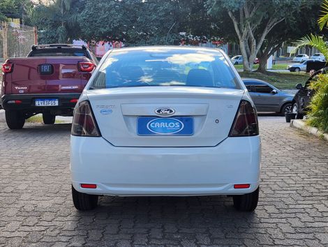 Ford Fiesta Sedan SE 1.6 8V Flex 4p