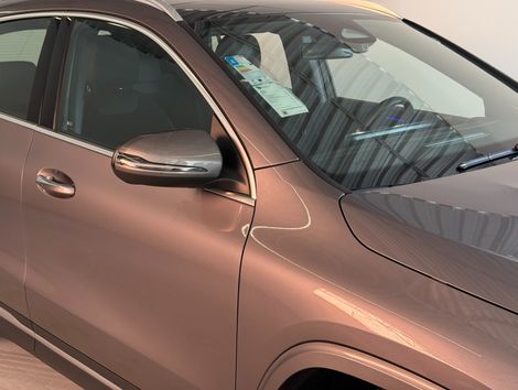 Mercedes EQA 250 (Elétrico)