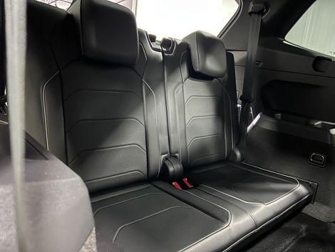 VolksWagen TIGUAN Allspac R-Line 300 TSI 2.0 