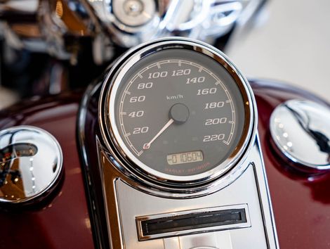 Harley ROAD KING CLASSIC  FLHRC/ CUSTOM FLHRSI