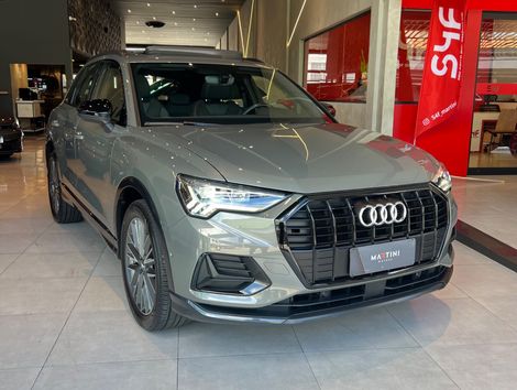 Audi Q3 Black Ed. 1.4 TFSI Flex/Black S-tron.