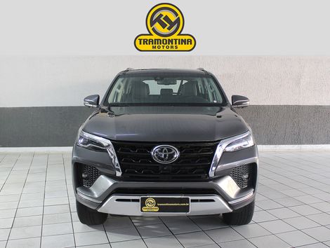 Toyota Hilux SW4 SRX 4x4 2.8 TDI 16V Dies. Aut.
