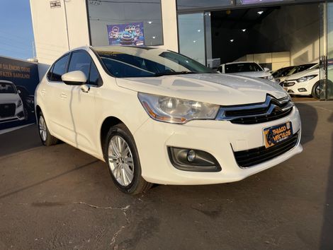 Citroën C4 LOUNGE Origine 2.0 Flex 4p Aut.